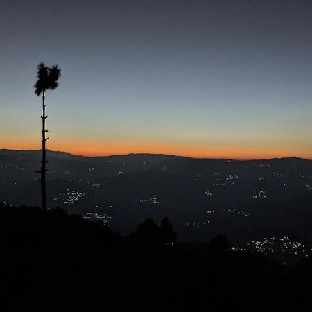 The Buransh Inn Almora Eksteriør billede