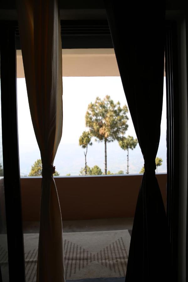 The Buransh Inn Almora Eksteriør billede
