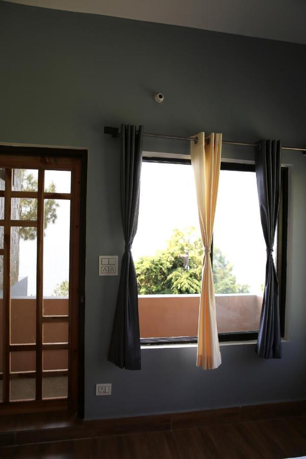 The Buransh Inn Almora Eksteriør billede